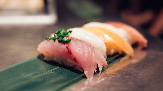 Jedlá z čerstvých rýb sú v japonskej strave zásobárňou bielkovín a mastných kyselín