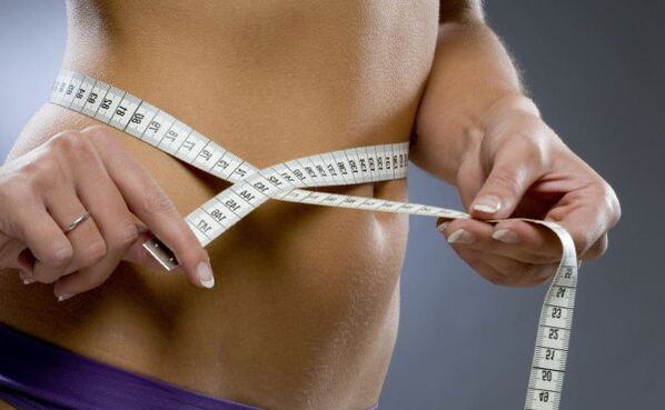 Po strate 7 kg za týždeň vďaka diétam a cvičeniu môžete dosiahnuť elegantné formy. 
